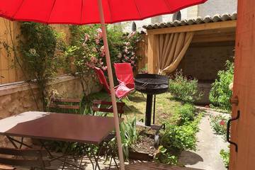 Gîte pour 5 personnes, avec jardin ainsi que jacuzzi et terrasse, animaux acceptés à Issigeac