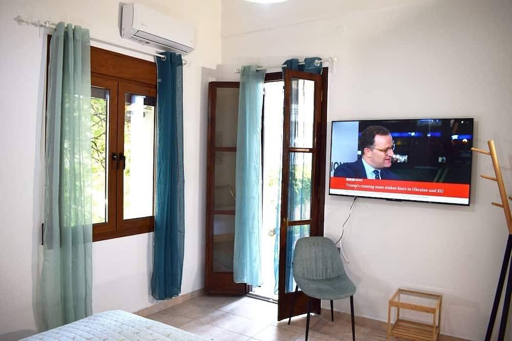 Naos-Sea front vacation rental by Chania center in Chania regione