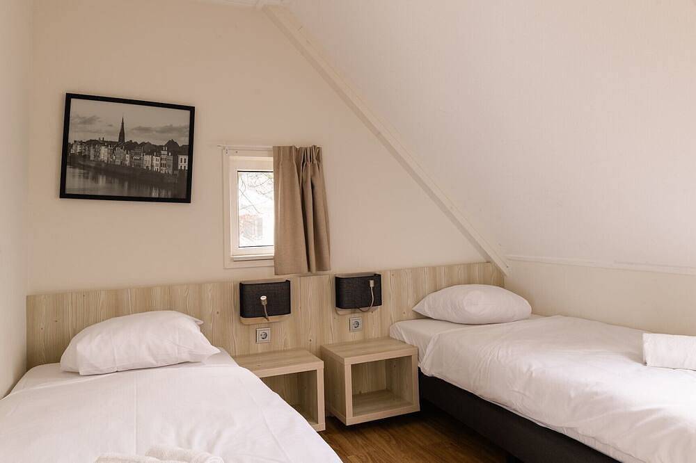 Comfort house - 10 bedrooms / 4 bathrooms in Maastricht, Hoge Kempen