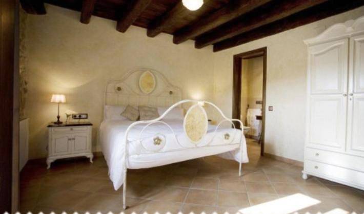 Casa rural con piscina para 14 personas, con terraza además de piscina y jardín en Solsonés - 3