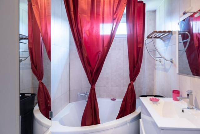 Appartement entier, One-Bedroom Apartment in Meyzieu, Lyon et ses environs