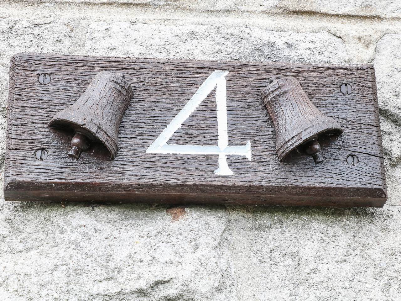 4 Alma Road in Tideswell, Derbyshire