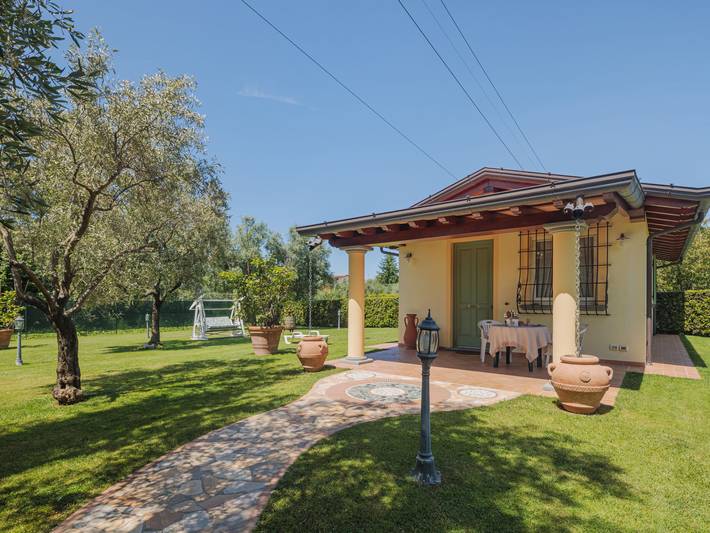 Casa vacanza per 2 persone, con Terrazza e Giardino a Massa