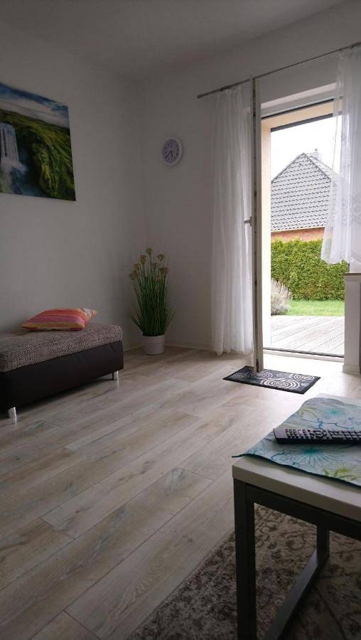 Ferienhaus für 9 Personen, mit Terrasse und Garten sowie Ausblick in Brake - 4