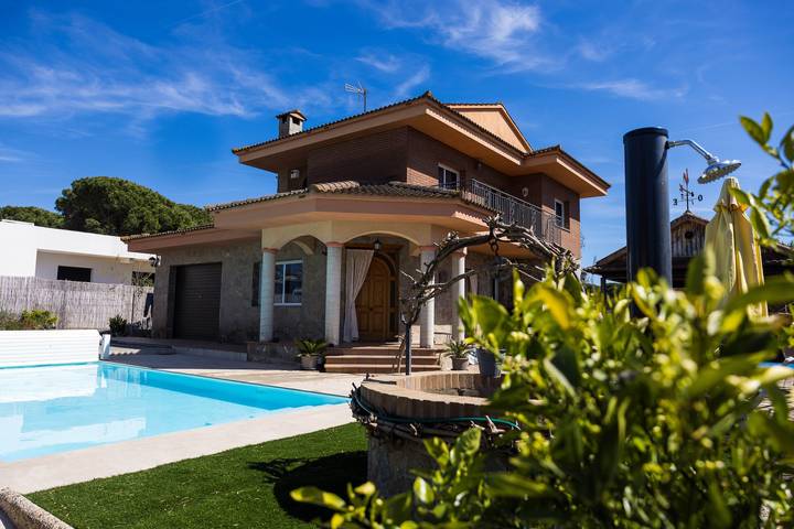Casa rural para 9 personas, con Balcón y Jardín en Selva - 4