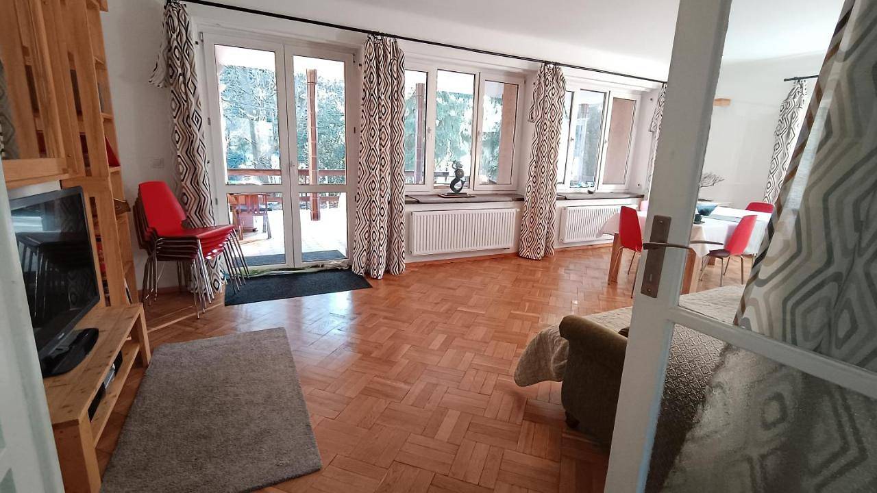 Three-Bedroom House in Wawer, Warszawa