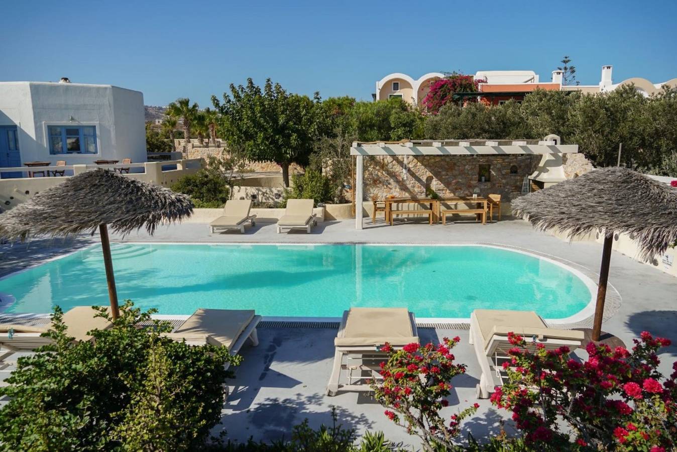 Vacation Rental for 9 Guests in Santorini, Cyclades