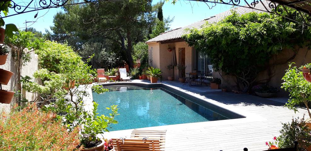 Chambre d’hôte pour 3 personnes, avec jardin et piscine à Carnoux-en-Provence