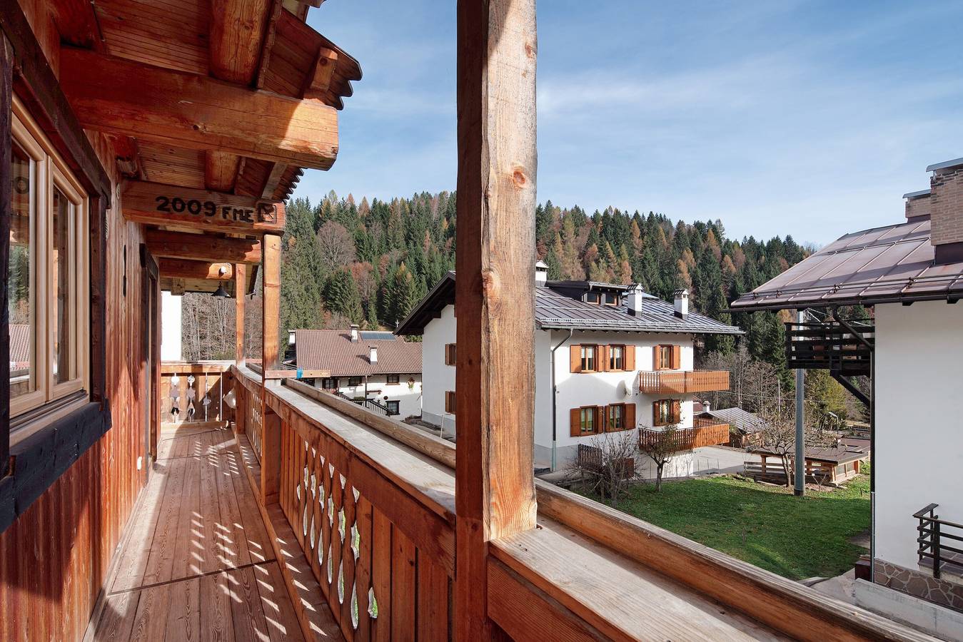 Ganze Wohnung, Ferienwohnung 'Darecoi' mit Bergblick, Gemeinschaftsgarten und Wi-Fi in Falcade, Dolomiti Superski
