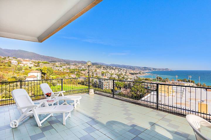 Location de vacances pour 4 personnes, avec Terrasse et Jardin à San Remo