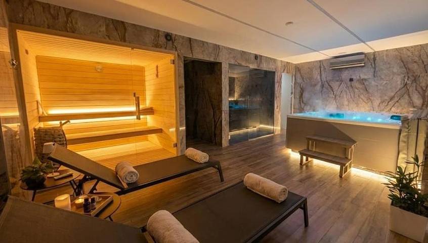 Location de vacances pour 4 personnes, avec piscine et sauna ainsi que jardin et jacuzzi à Arouca