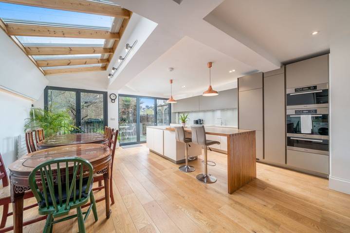 Holiday rental for 10 people in Kensington and Chelsea