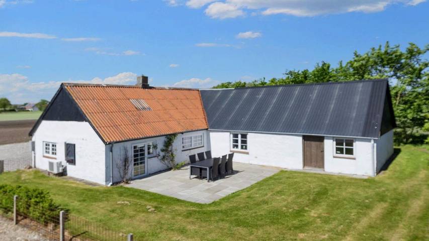 Ferieudlejning for 5 personer, med have og terrasse, husdyr tilladt i Morsø