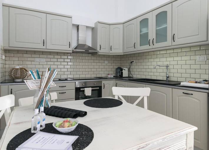 Gîte pour 2 personnes, avec jardin ainsi que jacuzzi et piscine dans Adamas - 4