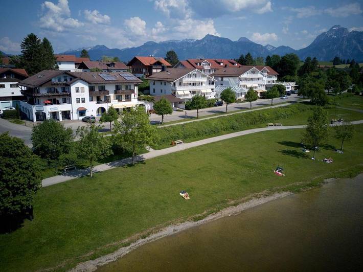 Ferienwohnung für 2 Personen, mit Balkon und Seeblick sowie Ausblick am Hopfensee