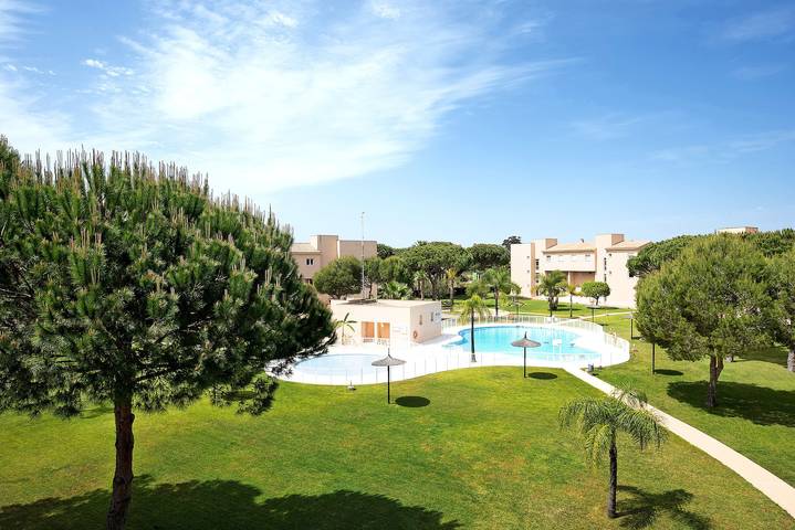 Ganze Wohnung, Ferienwohnung 'Apartamento Sancti Petri' mit Gemeinschaftspool, WLAN und Klimaanlage in Novo Sancti Petri, Chiclana de la Frontera