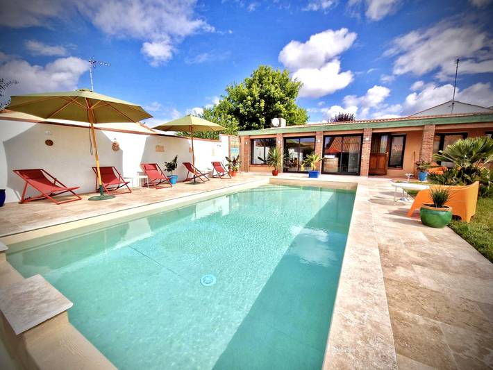 Villa pour 14 personnes, avec jacuzzi ainsi que terrasse et jardin aux Les Sables-d'Olonne