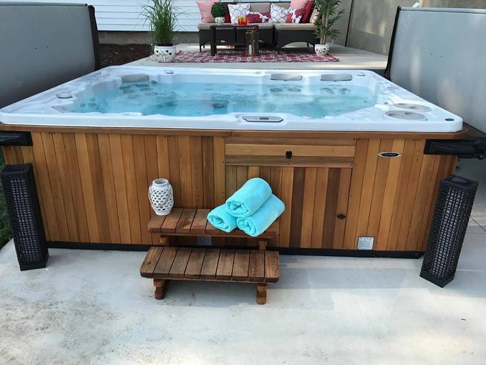 Location de vacances pour 39 personnes, avec sauna et jardin ainsi que jacuzzi et piscine, adapté aux familles dans Saint-Laurent-de-l'Île-d'Orléans - 4