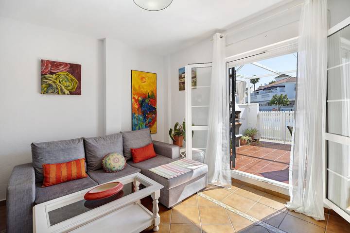 Cozy Holiday Home "Casa Costa Ballena Dahlia" near the Beach with Wi-Fi, Pool in Costa Ballena, Rota