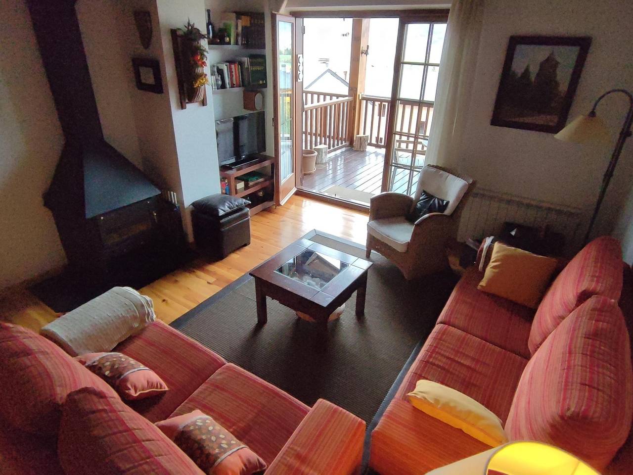 Apartamento vacacional entero, Dúplex 4 hab. Terraza, Chimenea, Wifi, Secadora y 8 Pax in La Masella, Alp