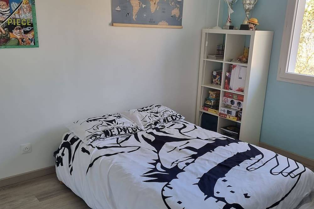 Beautiful villa with swimming pool and wooded garden 20 minutes from the beach in Saint-Jean-de-Marsacq, Dax region