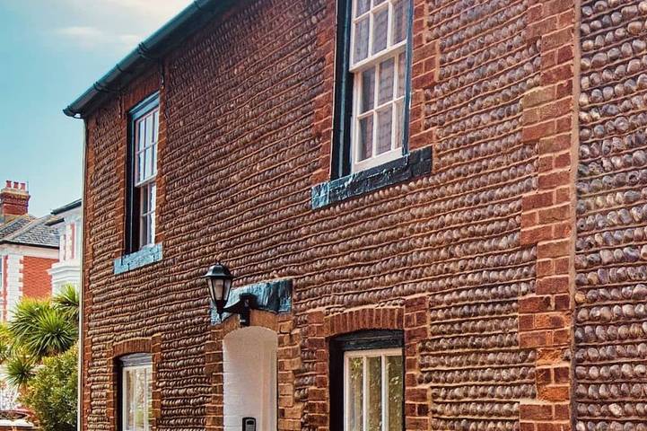 Log cabin for 6 people, with terrace, with pets in Eastbourne