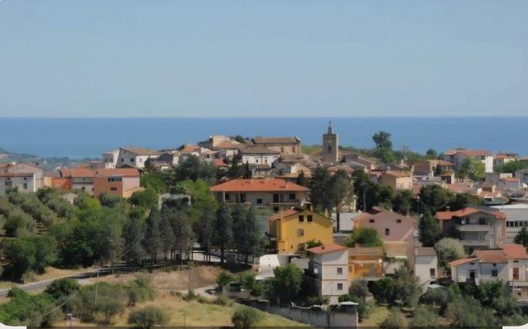 Apartment 'Tra Mare e Monti' with Wi-Fi and Air Conditioning