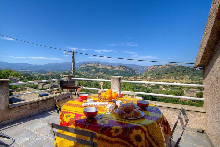 Gîte pour 4 personnes, avec Terrasse et Vue à Patrimonio