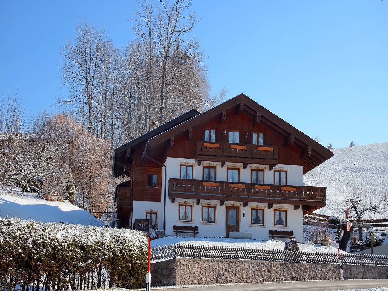 Landhaus Monika inkl. Chiemgaukarte - Doppelzimmer mit Etagendusche, Wc zur Alleinbenutzung, Balkon, Nr. 5 in Ruhpolding, Bayerische Alpen