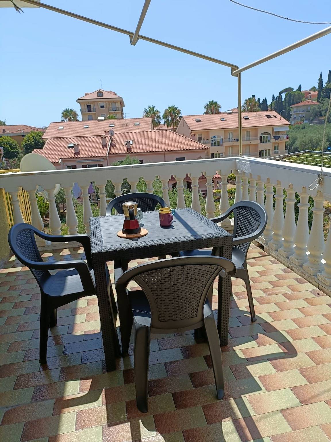 Appartement de vacances entier, Casa Calù - Appartamento rinnovato con un ampio terrazzo in San Lorenzo al Mare, Riviera di Ponente