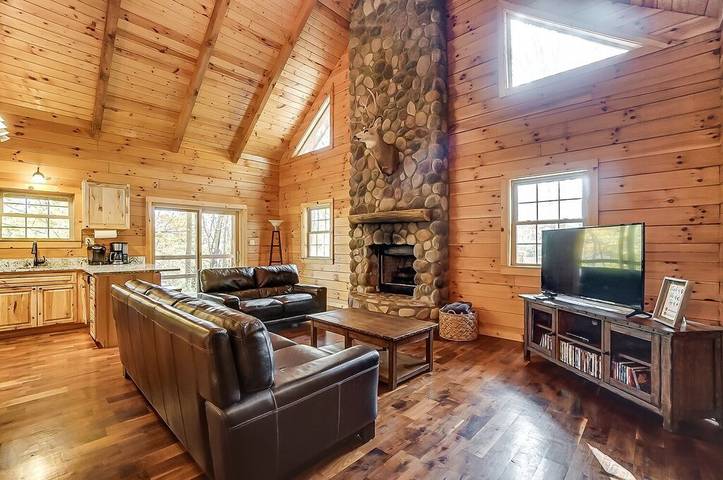 Vacation rental for 9 people, with hot tub and yard as well as terrace in Ohio