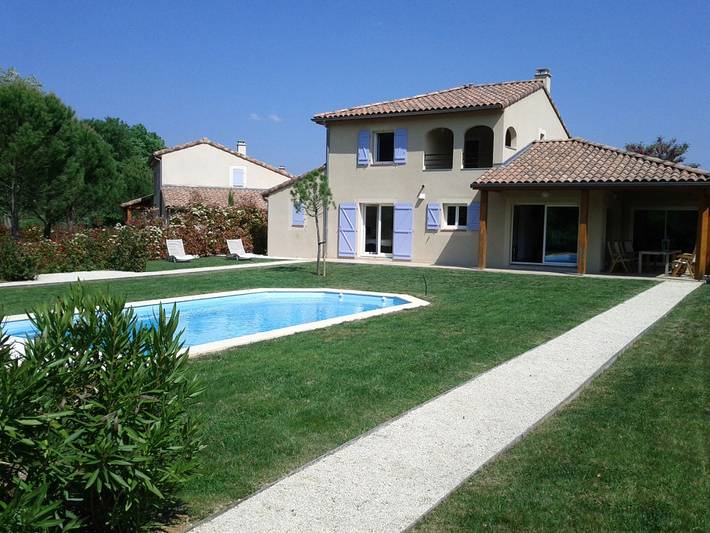 Gîte pour 8 personnes, avec piscine, adapté aux familles