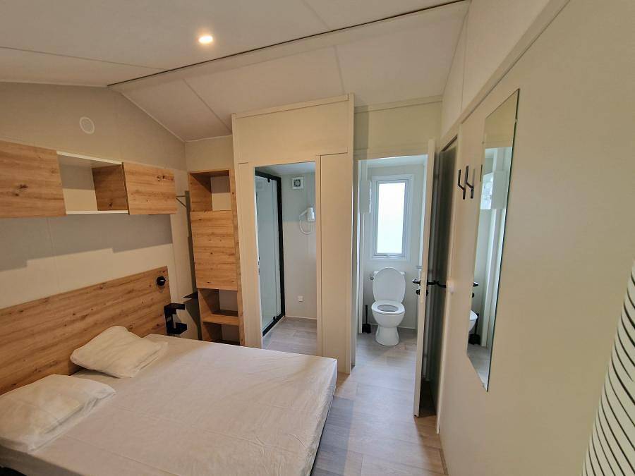 Camping Midi Pyrénées - Mobilhome 4 personnes - 2 chambres / 2 salles de Bain in Montréjeau, Haute-Garonne