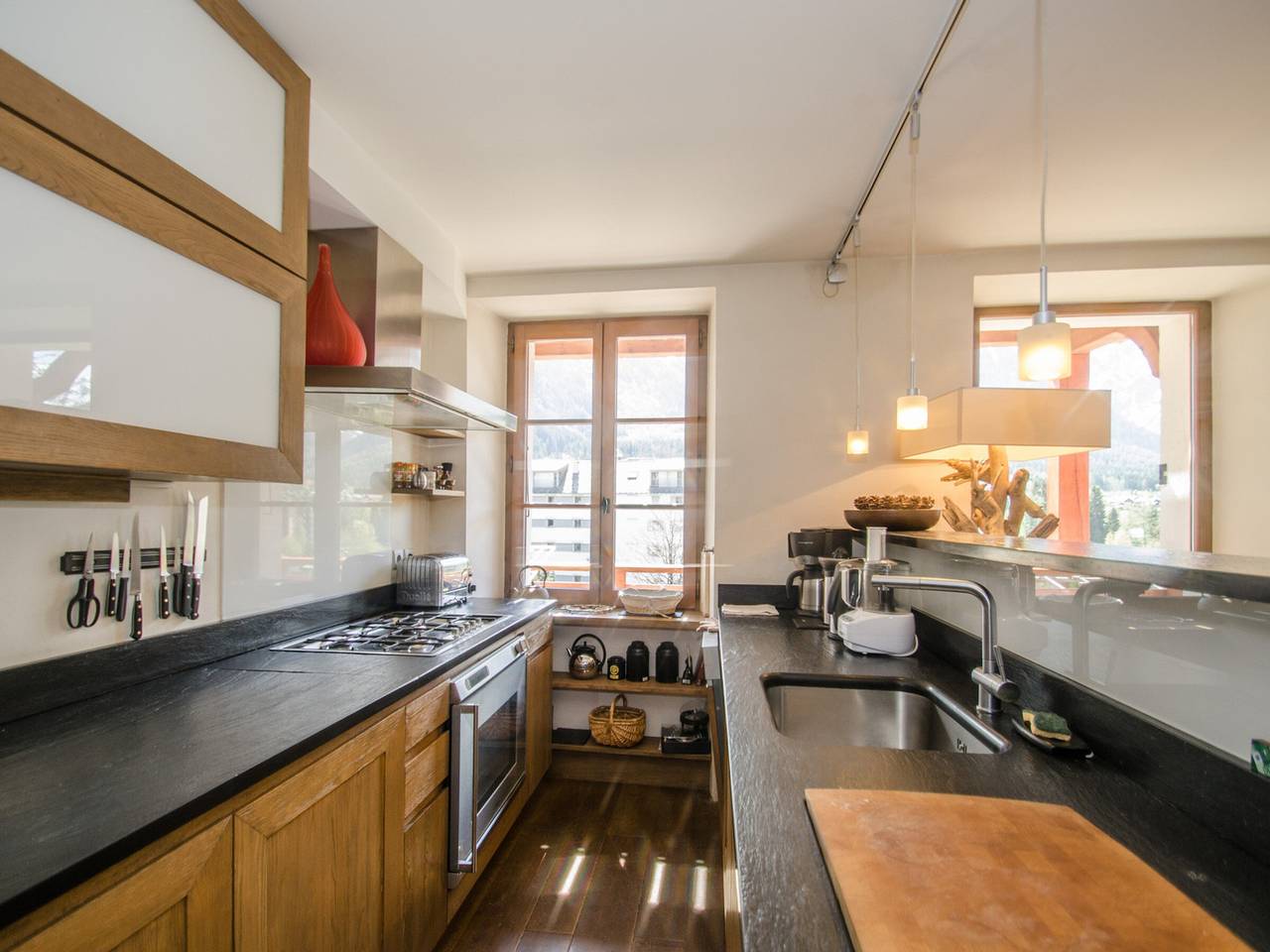 Entire apartment, Luxury apartment with balcony and Wifi in Chamonix in Chamonix-Mont-Blanc, Bonneville region