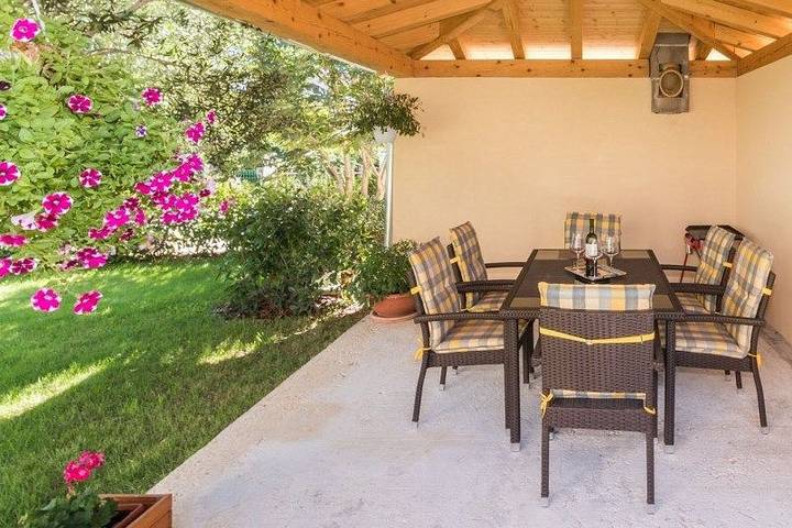 Apartamento entero, Apartamento de vacaciones para 4 personas con jardín in Stinjan, Pula