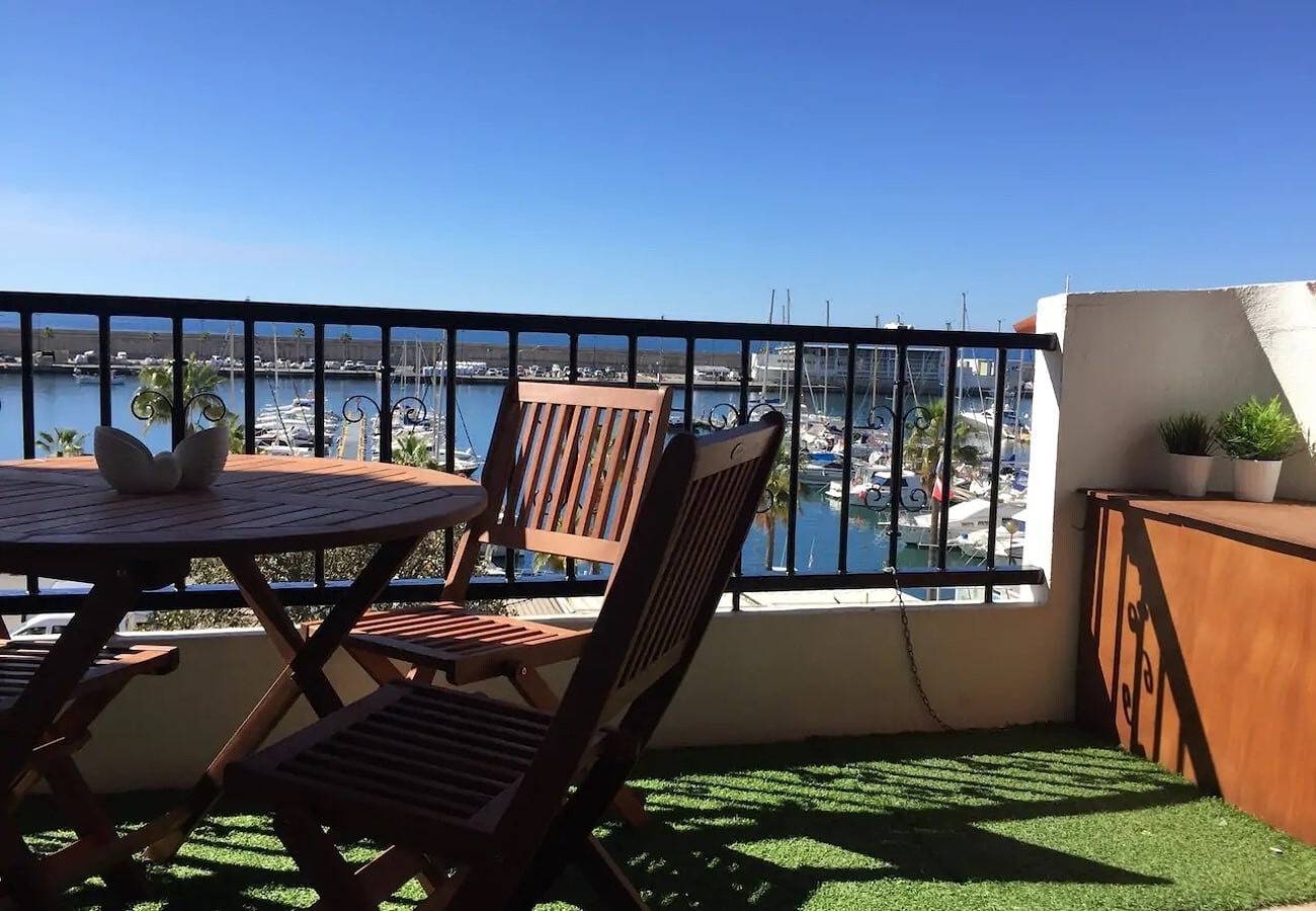 Apartamento entero, Apartamento 'Vistas Al Puerto' con vistas al mar, balcón y Wi-Fi in Villajoyosa, Costa Blanca