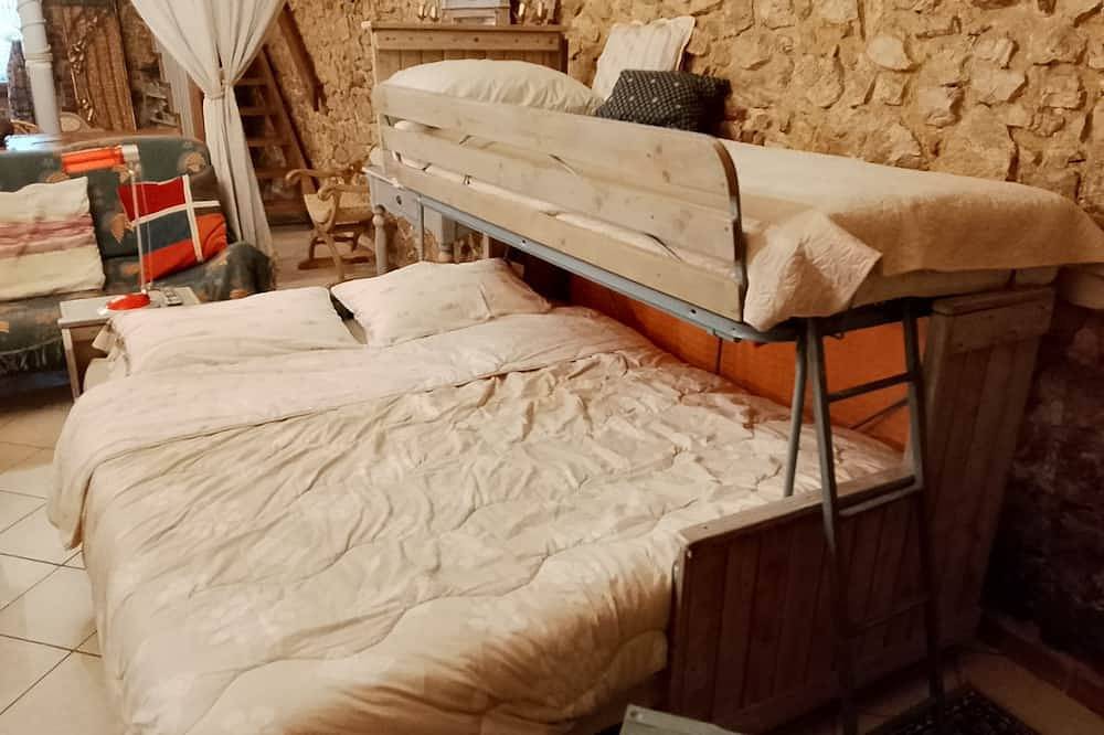 Appartamento intero, Ambiente spazioso con sapore antico, rustico e medievale in Stroncone, Provincia di Terni