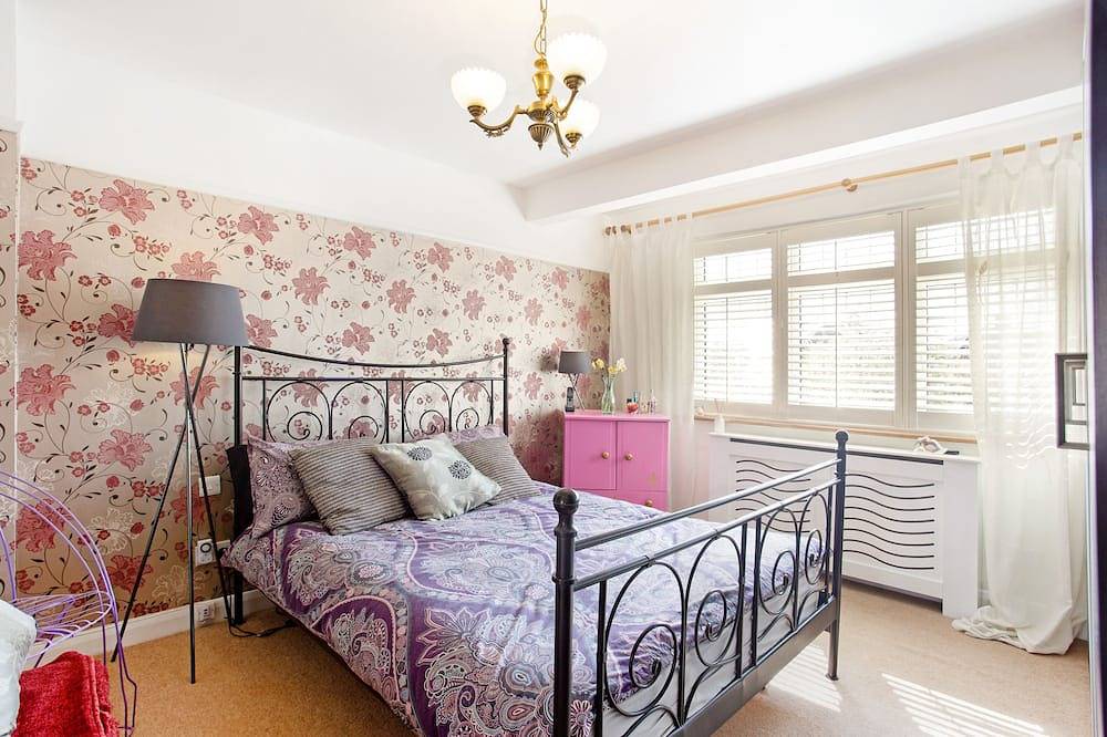 Exceptional 5 Bed House in London Borough of Kingston in Kingston upon Thames, London