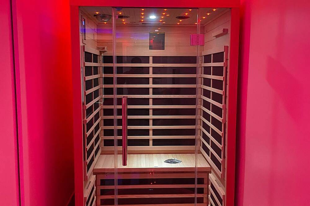 Apartamento entero, Apartment Loveroom, spa jacuzzi & Sauna in a romantic atmosphere! in Chevilly-Larue, Valle del Marne