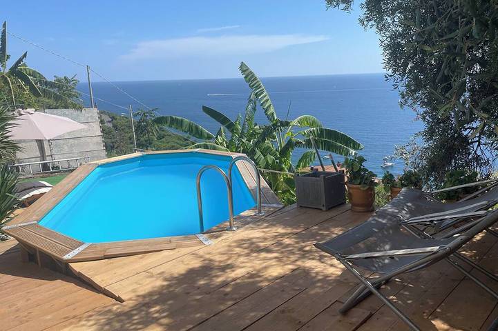 Vacation house for 6 people, with pool - 1