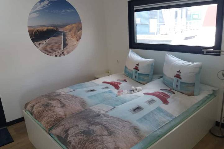 Hausboot für 3 Personen, mit Whirlpool und Terrasse in Sachsen-Anhalt - 2