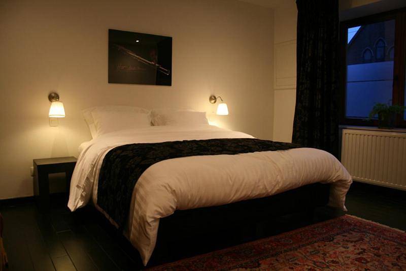 Double Room in Houdeng-Gœgnies, La Louvière