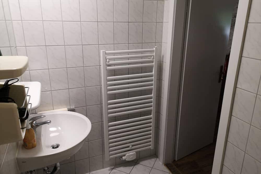 Ganze Wohnung, Neu eingerichtet Ferienwohnung für bis zu 4 Gäste in Elbenau, Schönebeck (Elbe)