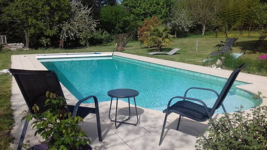 Location de vacances pour 5 personnes, avec Jardin à Champniers-et-Reilhac