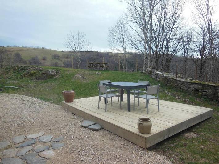 Location de vacances pour 3 personnes, avec jardin à Saint-Clément (Cantal) - 2