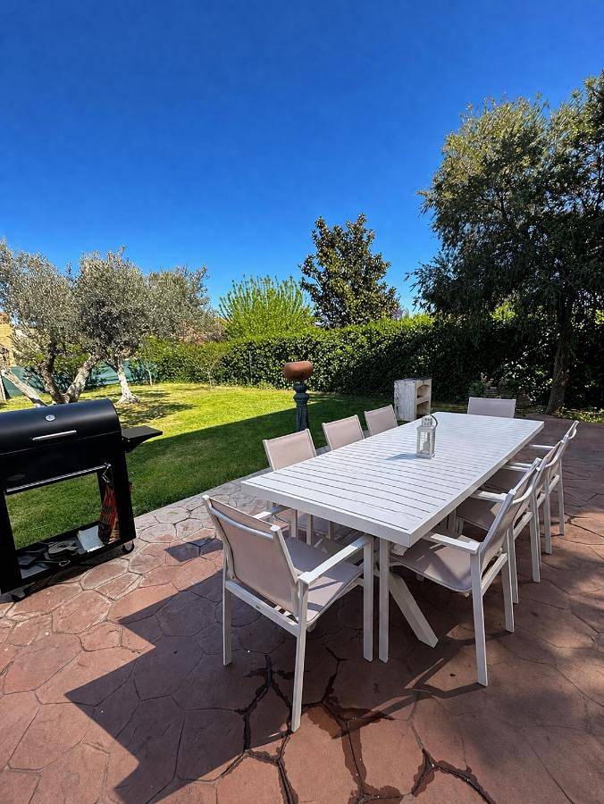 Five-Bedroom House in Zaragoza, Provincia de Zaragoza