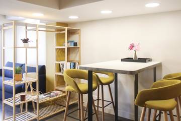 Vacation Rental for 4 Guests in 1st Arrondissement, Paris, Picture 4