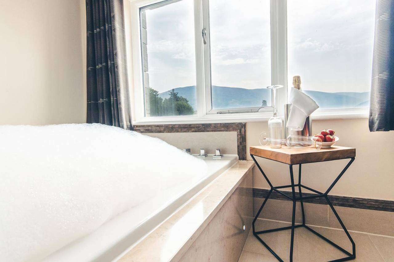 Deluxe King Room with Whirlpool Bath & View in Lake District