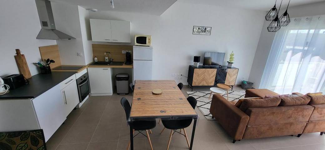 Gîte pour 4 personnes, avec terrasse, animaux acceptés dans Lac de Monteux - 2