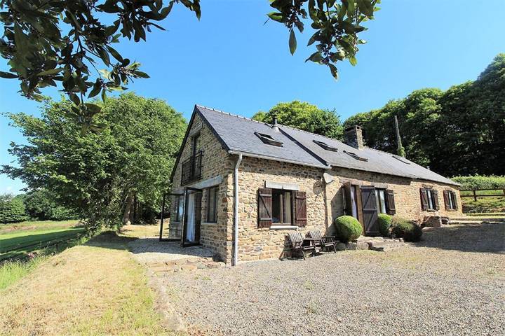 Location de vacances pour 6 personnes, avec Terrasse ainsi que Jardin et Vue à Saint-Mars-sur-la-Futaie